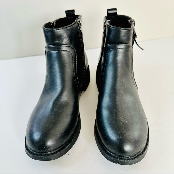 Women Black Boots with Side Zippers, Size: CN 37 (fits US 5.5) - Picture 4 of 10